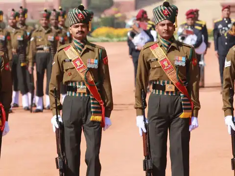 Defence employees seek Rs 15,000 risk allowance for hazardous jobs