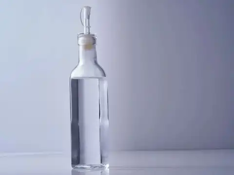 White Vinegar and Old Toothbrush