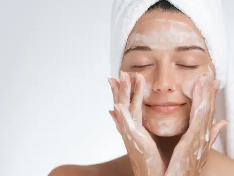 Basic skincare routine recommended by experts