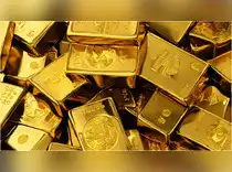 Gold at over one-week low as dollar, yields climb, Middle East tensions stoke inflation