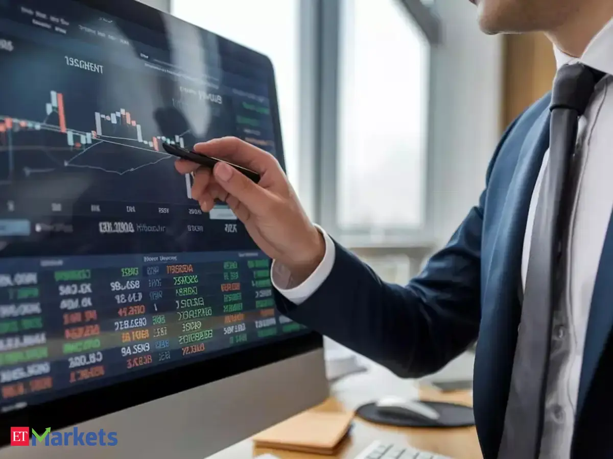 Reliance Industries, TCS, HDFC Bank among 10 companies with highest FII selling in Q4. Do you own any?