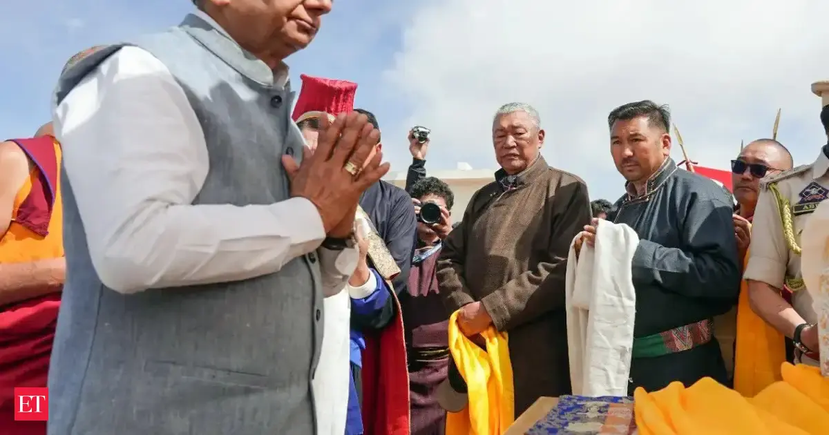 https://img.etimg.com/thumb/msid-131164626,width-1200,height-630,imgsize-137288,overlay-economictimes/articleshow.jpg