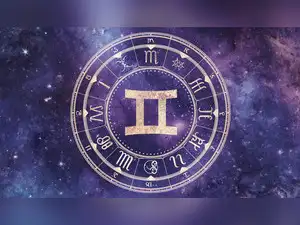  5 Zodiac Signs Destined to Hear Life-Changing News This Gemini Season Illustration 
