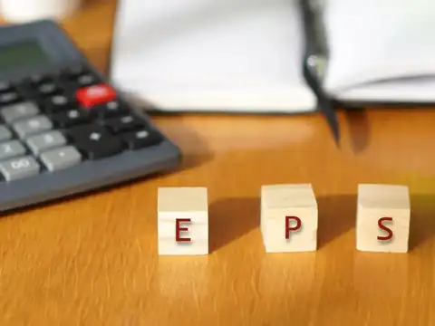 How is EPS-95 monthly pension calculated?