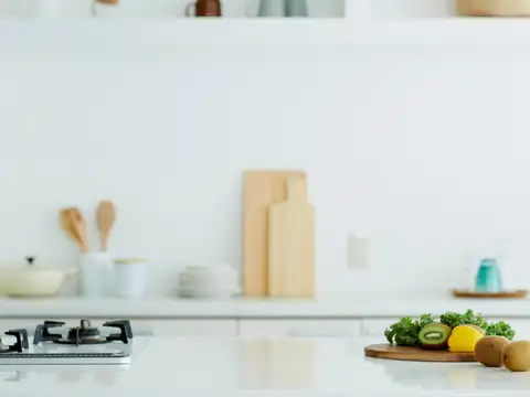 Keep your kitchen dry and crumb-free