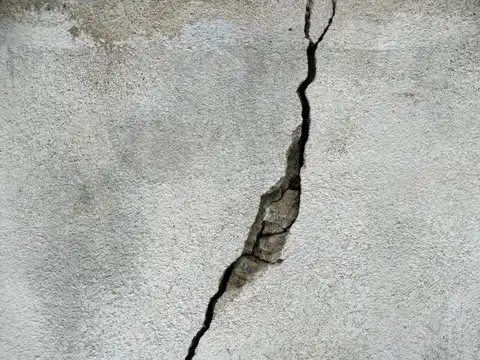 Seal cracks and small entry points