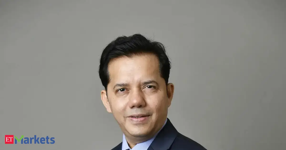 Markets at crossroads? Axis AMC’s Hitesh Zaveri on largecaps vs smallcaps, IT stocks, and portfolio de-ris