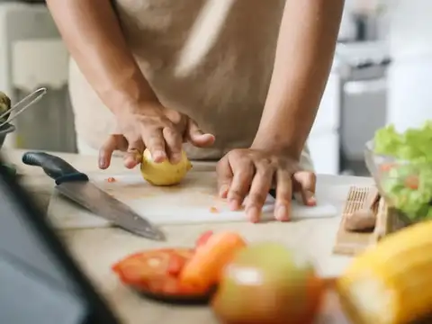 Roll lemons before using them
