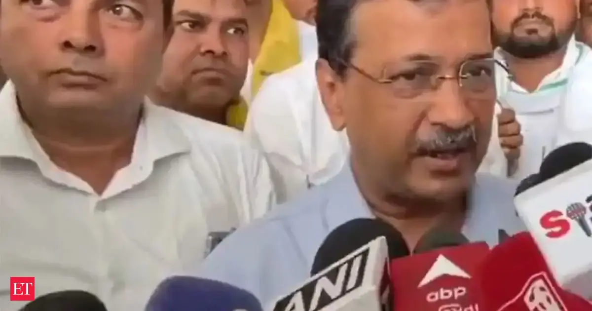 Kejriwal urges Centre to buy Russian, Iran oil 