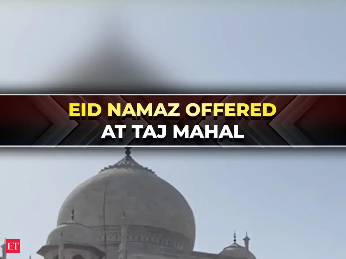 UP: Muslim devotees offer namaz at Taj Mahal on Eid-ul-Adha