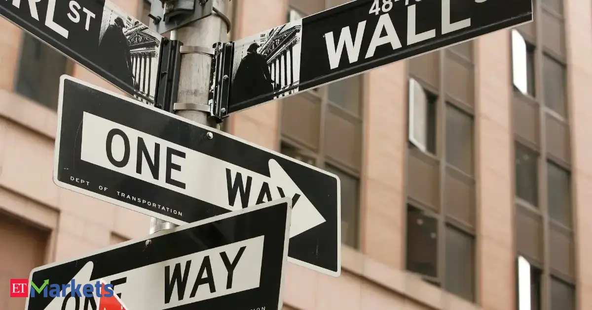 US stocks today: US stocks hold near records even as crude oil prices rise again