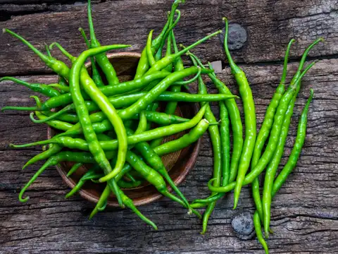 Tips to keep homemade chilli pickle fresh for longer