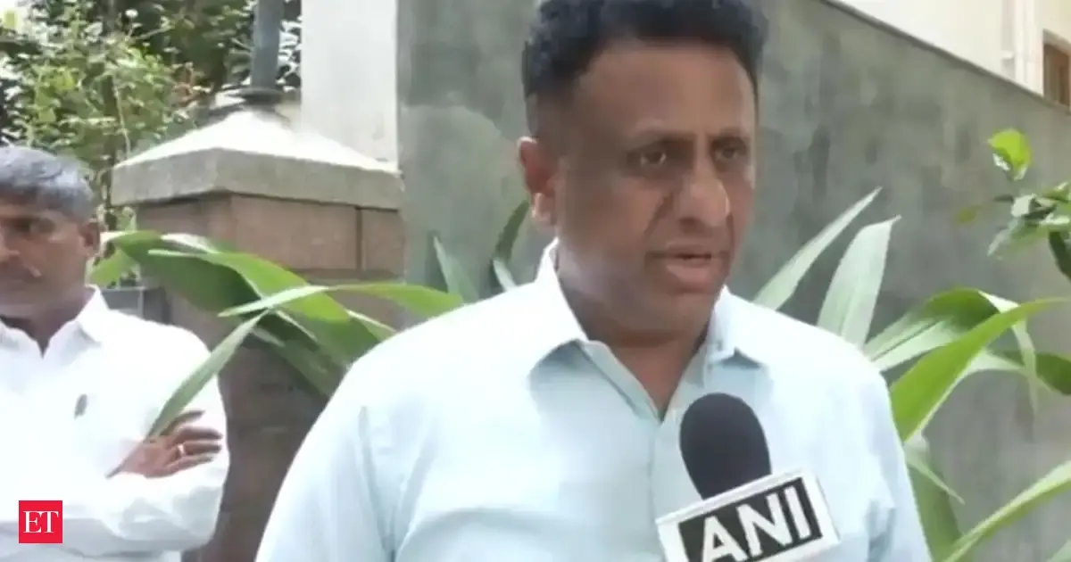 No claimants to CM post, DK Shivakumar to take charge : Congress Leader M C Sudhakar amid Karnataka leade