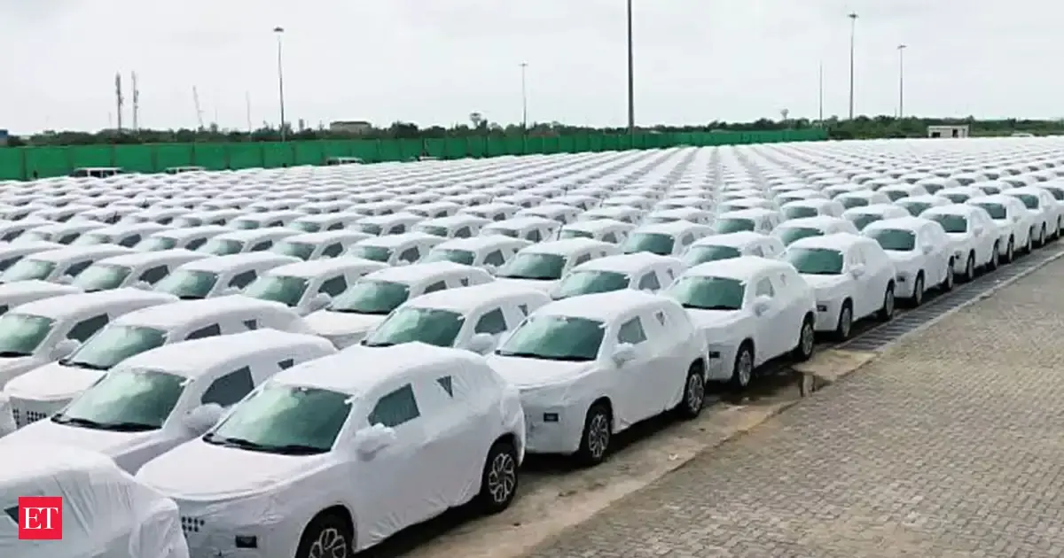Car sales sail smooth despite war woes; Auto cos log double-digit growth on Maruti, TaMo surge; two-wheeler &amp; CVs also in fast lane