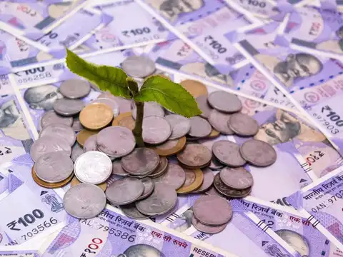 What corpus can Rs 1 lakh annual investment generate?
