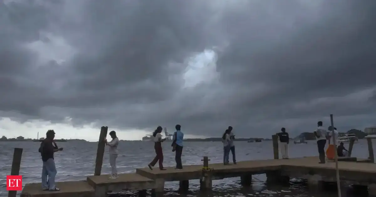 WMO warns of strong El Ni&ntilde;o risk; India braces for weaker monsoon, hotter June