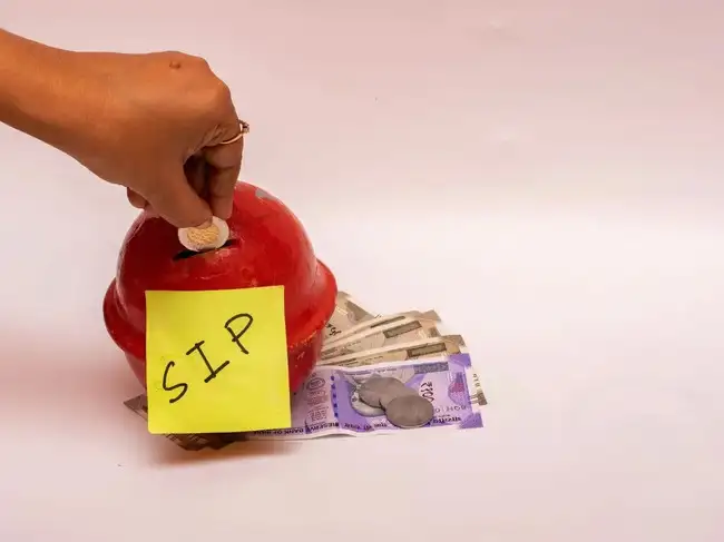 Rs 5,000 SIP vs step-up SIP: CA shows the difference between Rs 50 lakh ...