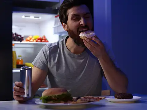 Tiger avoids late-night eating