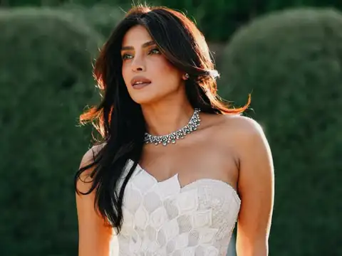 Statement diamond necklace