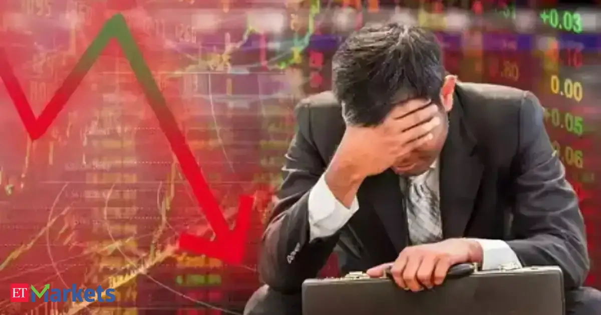 US stocks today: Nasdaq crashes 1,100 pts, Dow 600 pts as chip stocks slide; jobs data fuels rate hike fears
