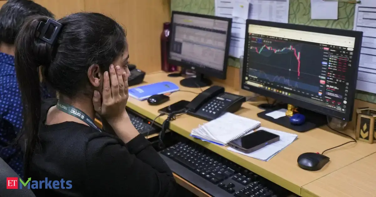 GIFT Nifty tumbles 1.5% as US stock market plunges. Will Dalal Street crash on Monday?