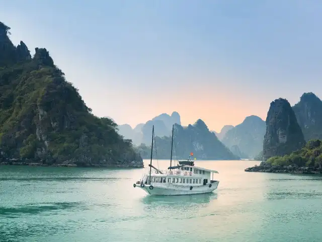 Ha Long Bay