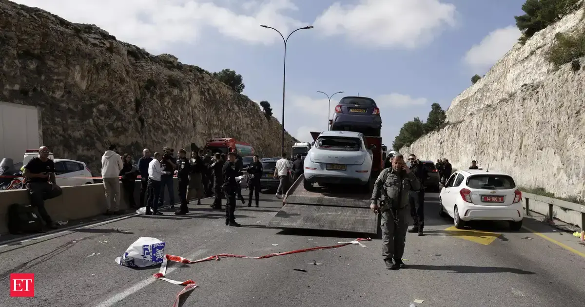1 dead and 4 wounded in shootings near the West Bank: Israel's rescue services