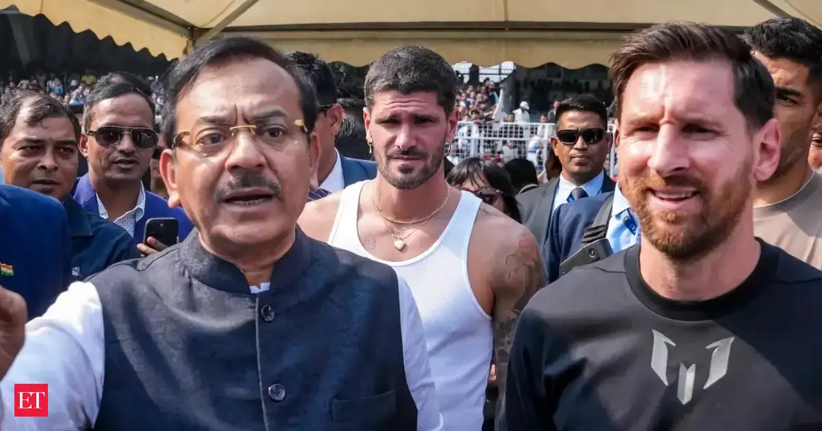 Calcutta HC refuses urgent hearing to ex-minister Aroop Biswas seeking protection from coercive action