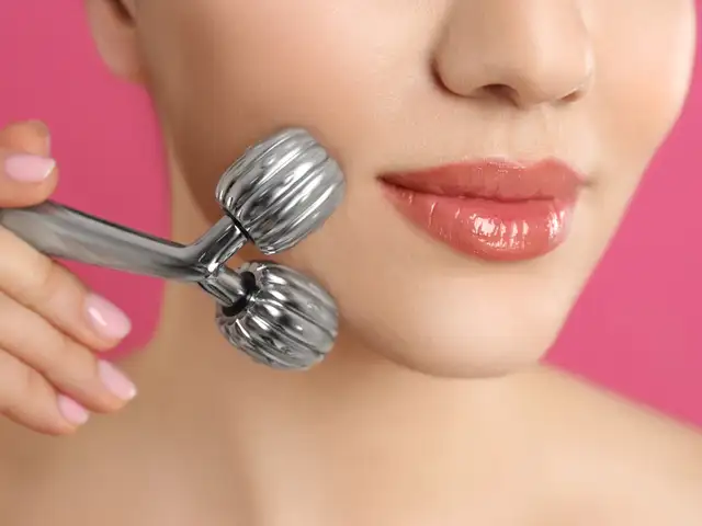 Ball exercise for the chin area