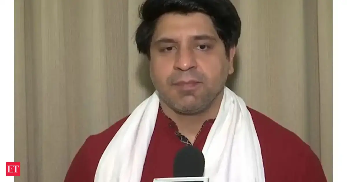 Party is slipping out of her hands : BJP's Shehzad Poonawalla claims 60 TMC MLAs, distancing themselves f