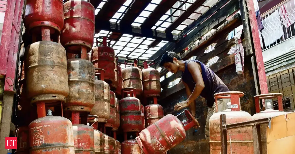 Modi govt intoxicated on power: Congress slams Centre on reduction in number of subsidised Ujjwala refills