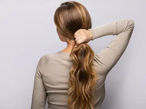 Warm honey (blonde) highlights