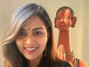 Gold medallist left promising career in medicine to fulfill her father&rsquo;s dream. Today, she is an IAS officer. Who is Mudra Gairola?
