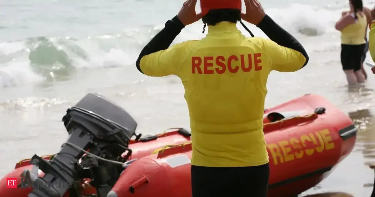 Hero of the day from USA: Elderly woman gets second chance at life after police finds her 'unresponsive' in ocean