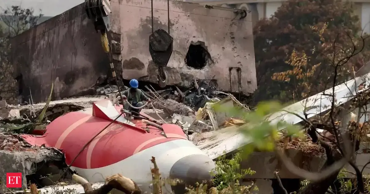 The two Air India pilots of the crashed jet 