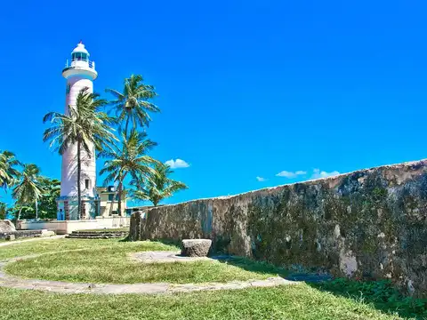 Discover the historic city of Galle