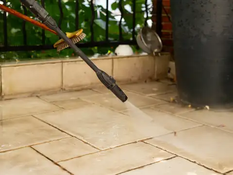 Sprinkle water on the roof
