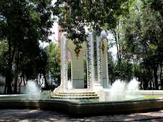Walk through the trendy neighbourhoods of Roma and Condesa