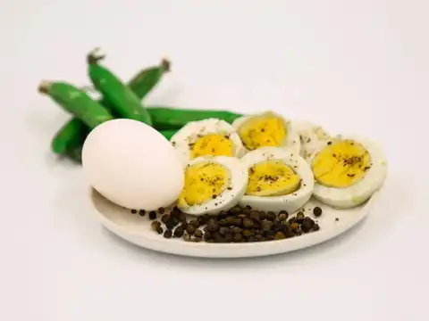 Boiled Eggs With Black Pepper