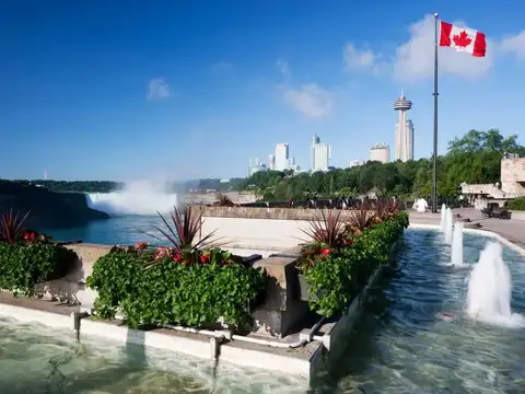 Enjoy the Niagara Parkway