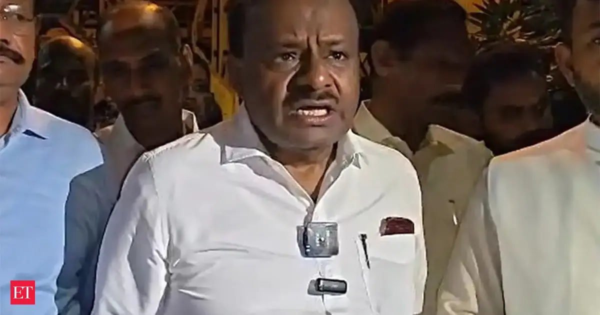 Karnataka: HD Kumaraswamy slams DK Shivakumar over posters alleging land mafia links
