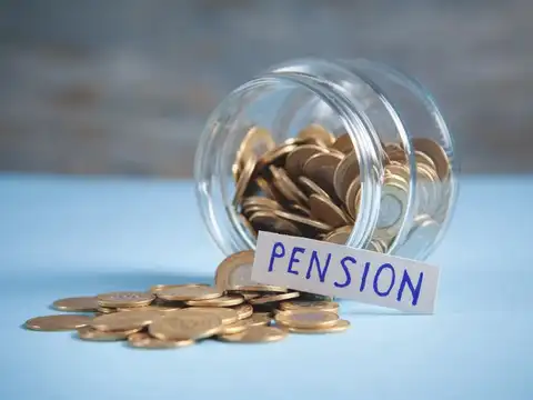 Who is eligible for EPS-95 pension?