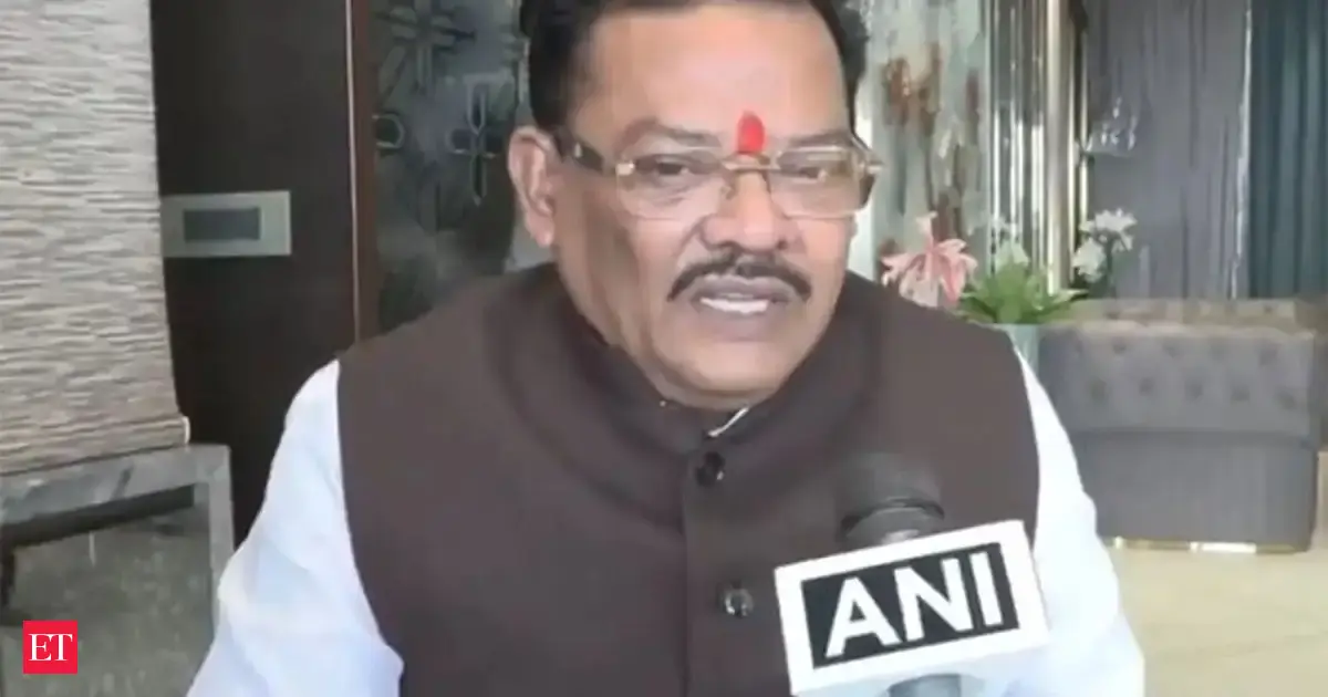 'Reason why MPs don't want to be with them': Maharashtra Minister Shirsat slams Sanjay Raut's abusive rema