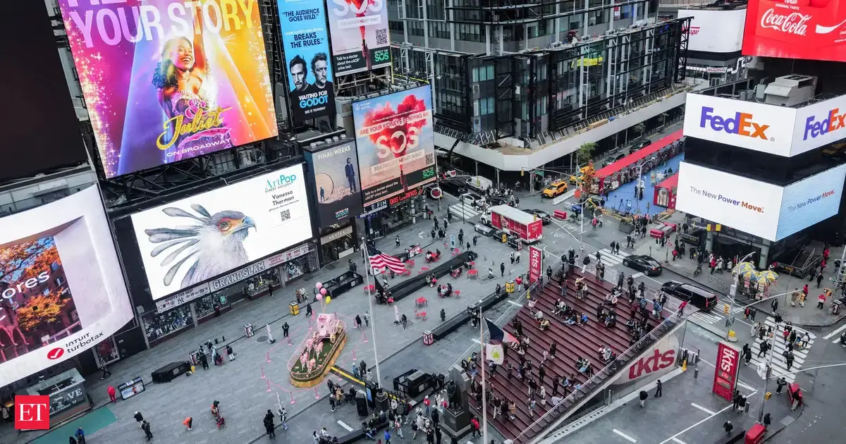Times Square shooting and slashing: Teen in custody after violent fight ...