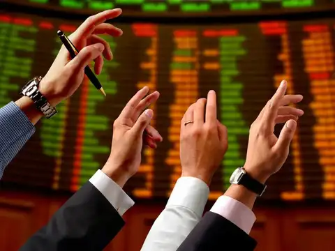 Active cash allocation: A flexibility mutual funds may not have