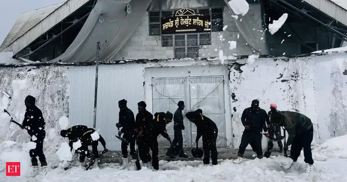 Uttarakhand government rejects  communal angle  in Hemkund Sahib Yatra incident