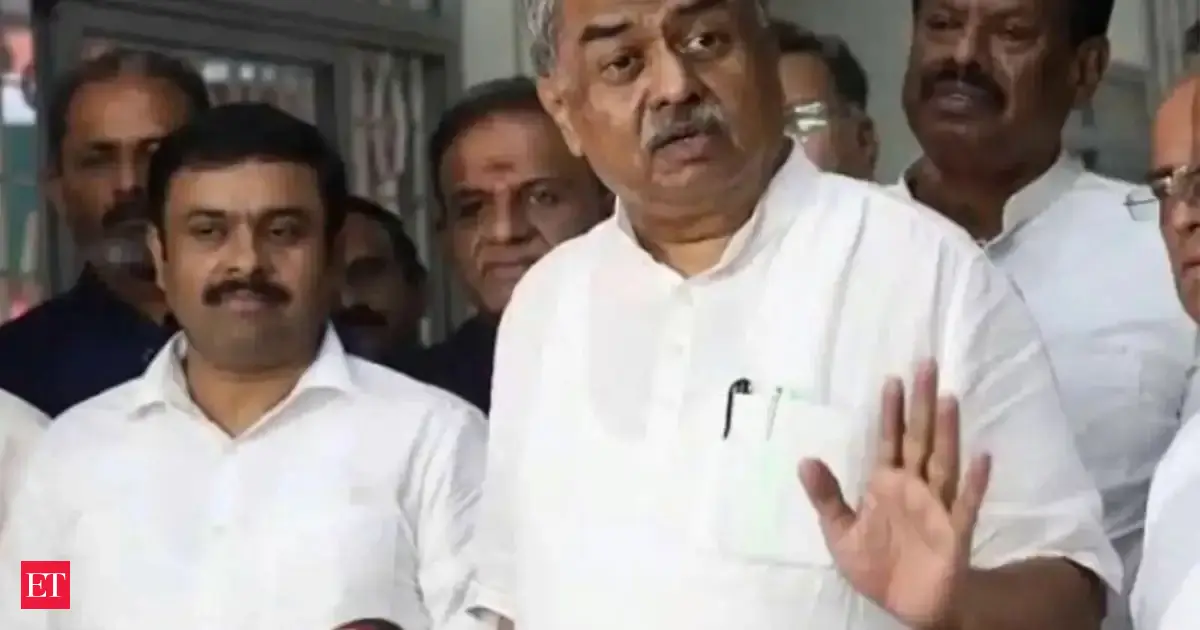 Hariprasad assumes charge as KPCC chief; accuses BJP-RSS of 'undermining' democracy, constitution