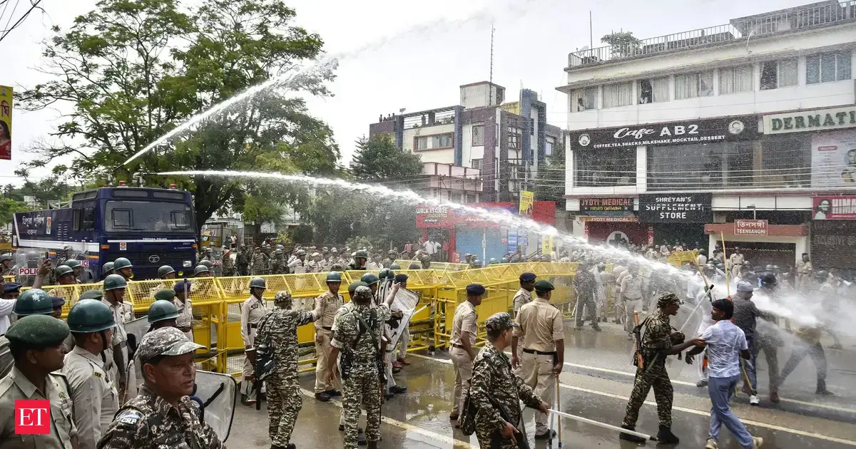 PM SHRI protest turns tense as police use water cannons on CPI activists near Kerala Assembly