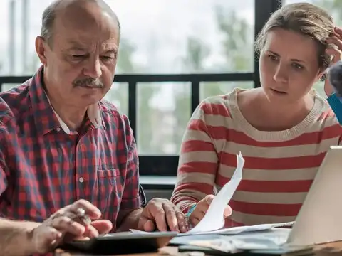 Five signs your ageing parent may already need help with their money