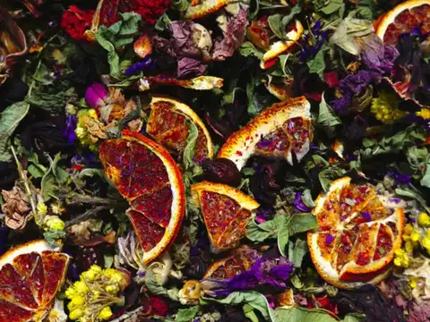 Create A DIY Potpourri Mix